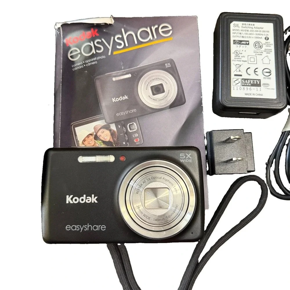 Kodak EasyShare MD55 14MP Digital Camera 5X Zoom Bundle Tested w/ Case & Charger
